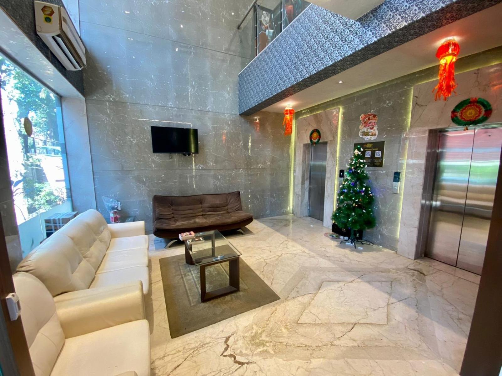 Mumbai House Luxury Apartments Santacruz East, Мумбай Екстериор снимка