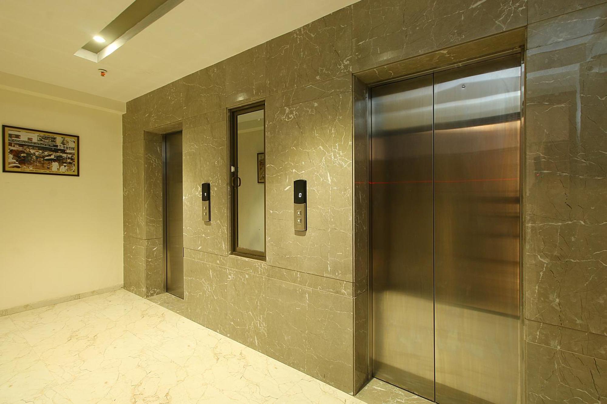 Mumbai House Luxury Apartments Santacruz East, Мумбай Екстериор снимка