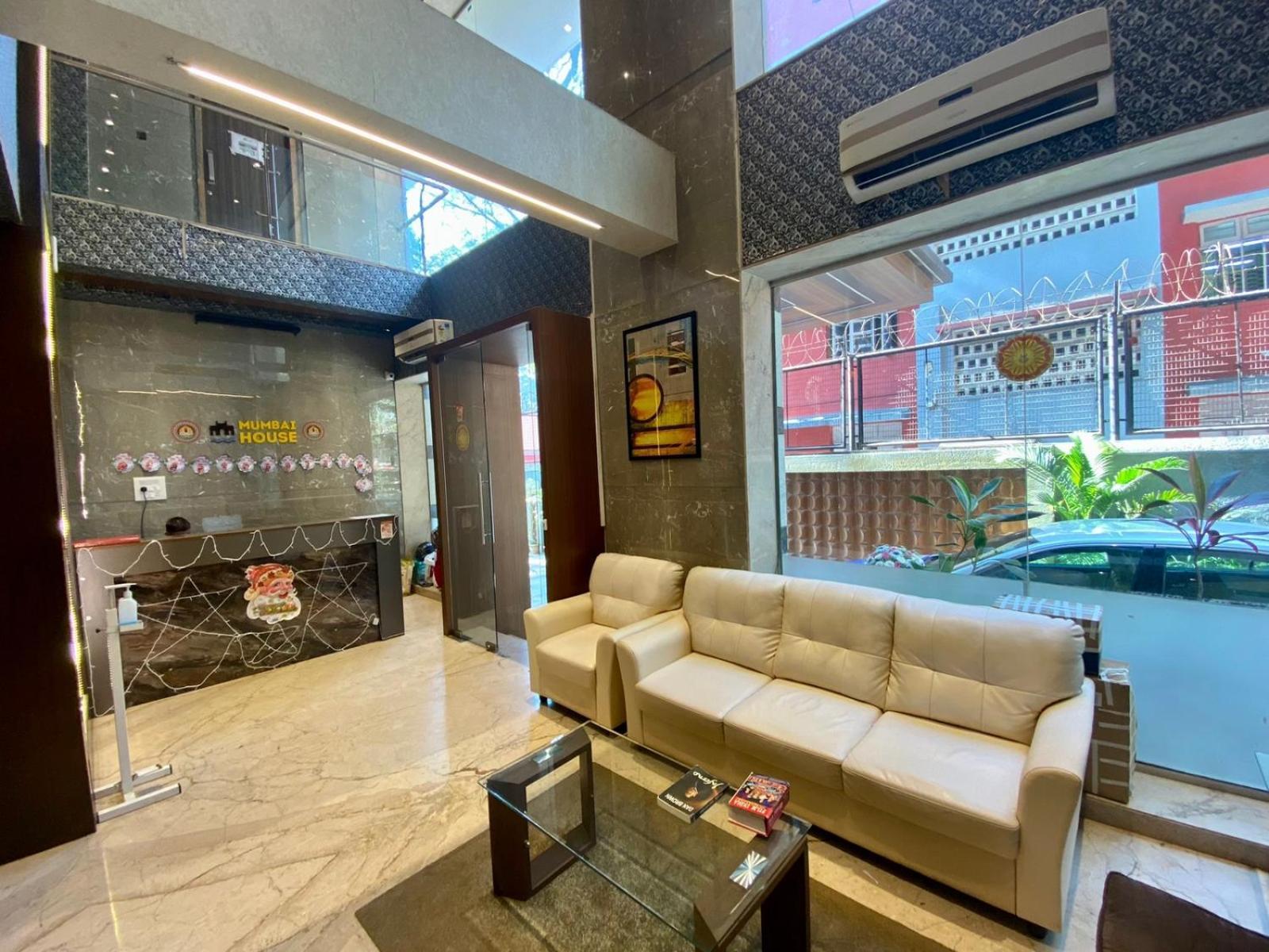 Mumbai House Luxury Apartments Santacruz East, Мумбай Екстериор снимка