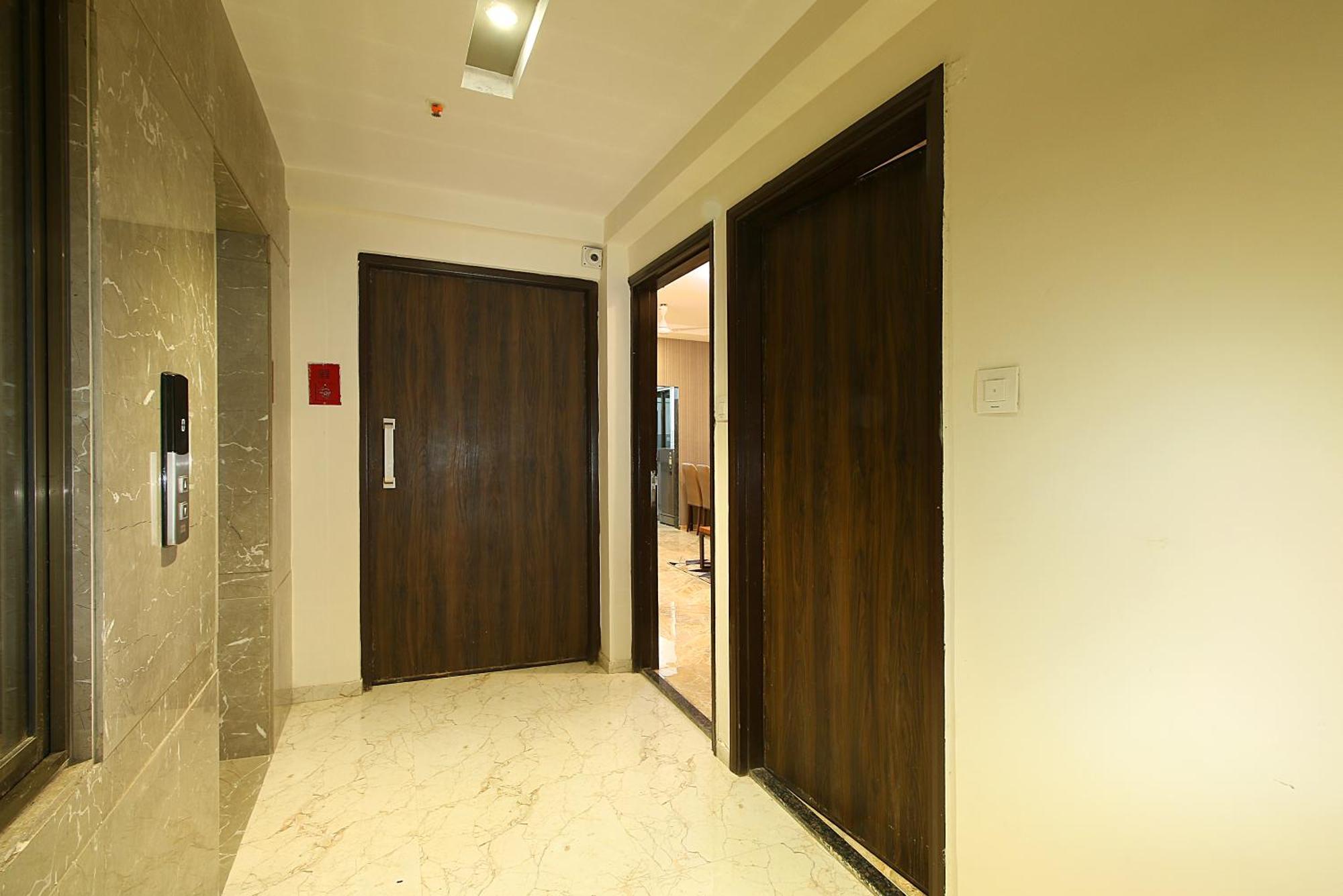 Mumbai House Luxury Apartments Santacruz East, Мумбай Екстериор снимка