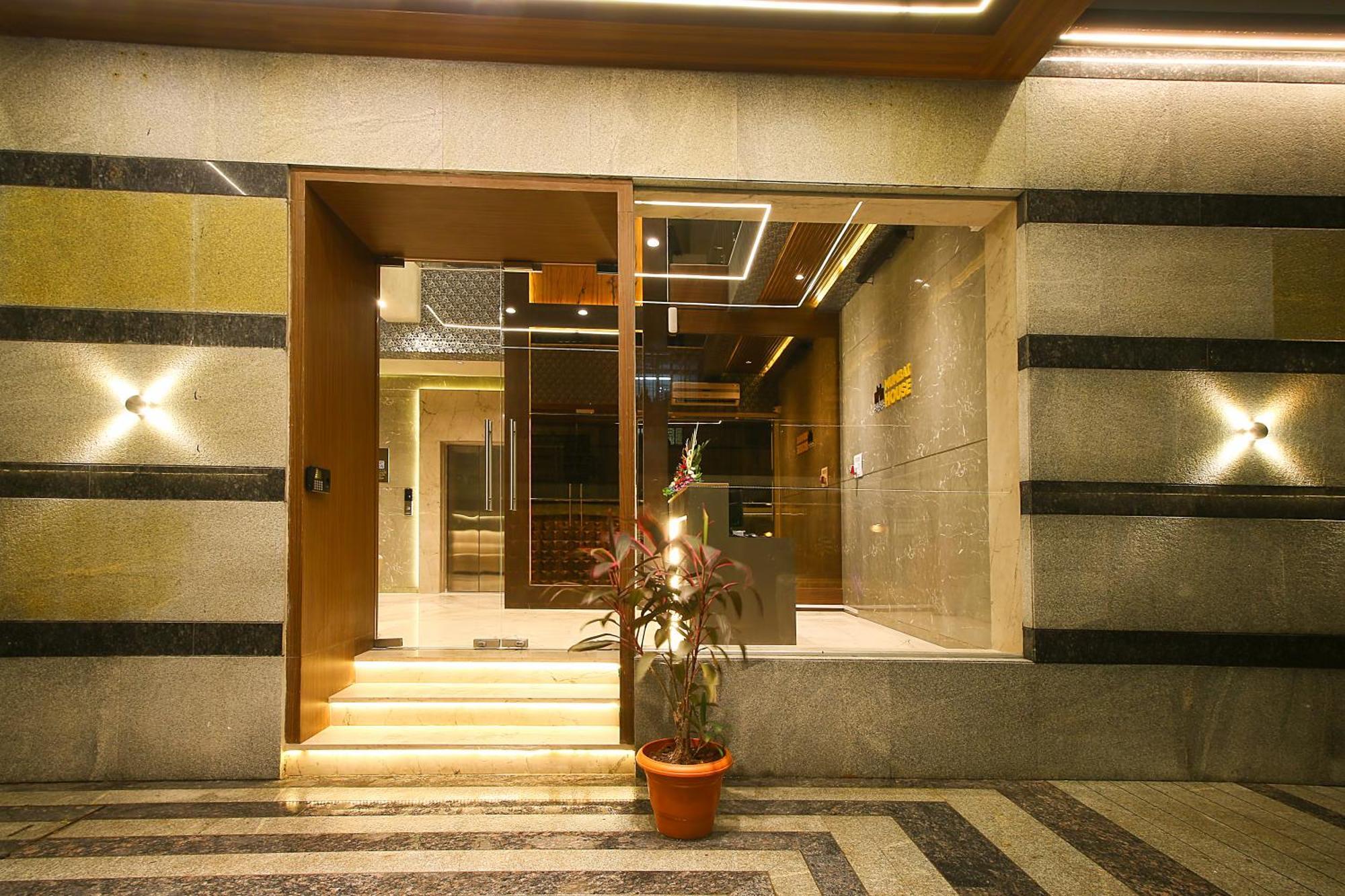 Mumbai House Luxury Apartments Santacruz East, Мумбай Екстериор снимка