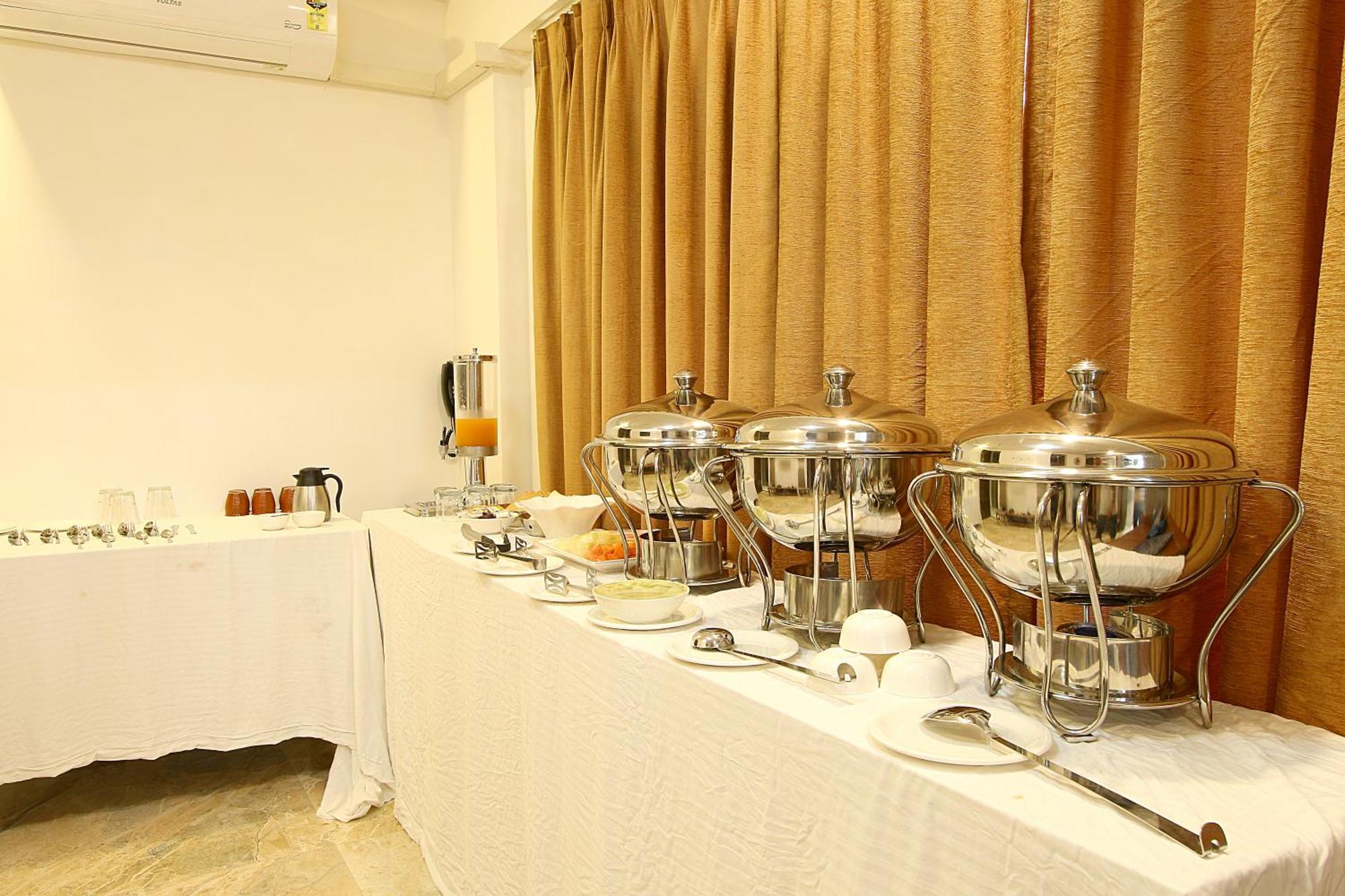 Mumbai House Luxury Apartments Santacruz East, Мумбай Екстериор снимка