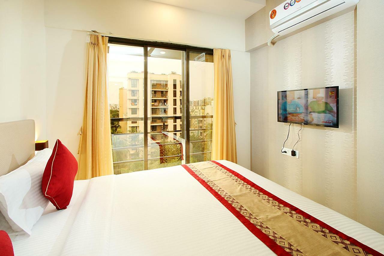 Mumbai House Luxury Apartments Santacruz East, Мумбай Екстериор снимка